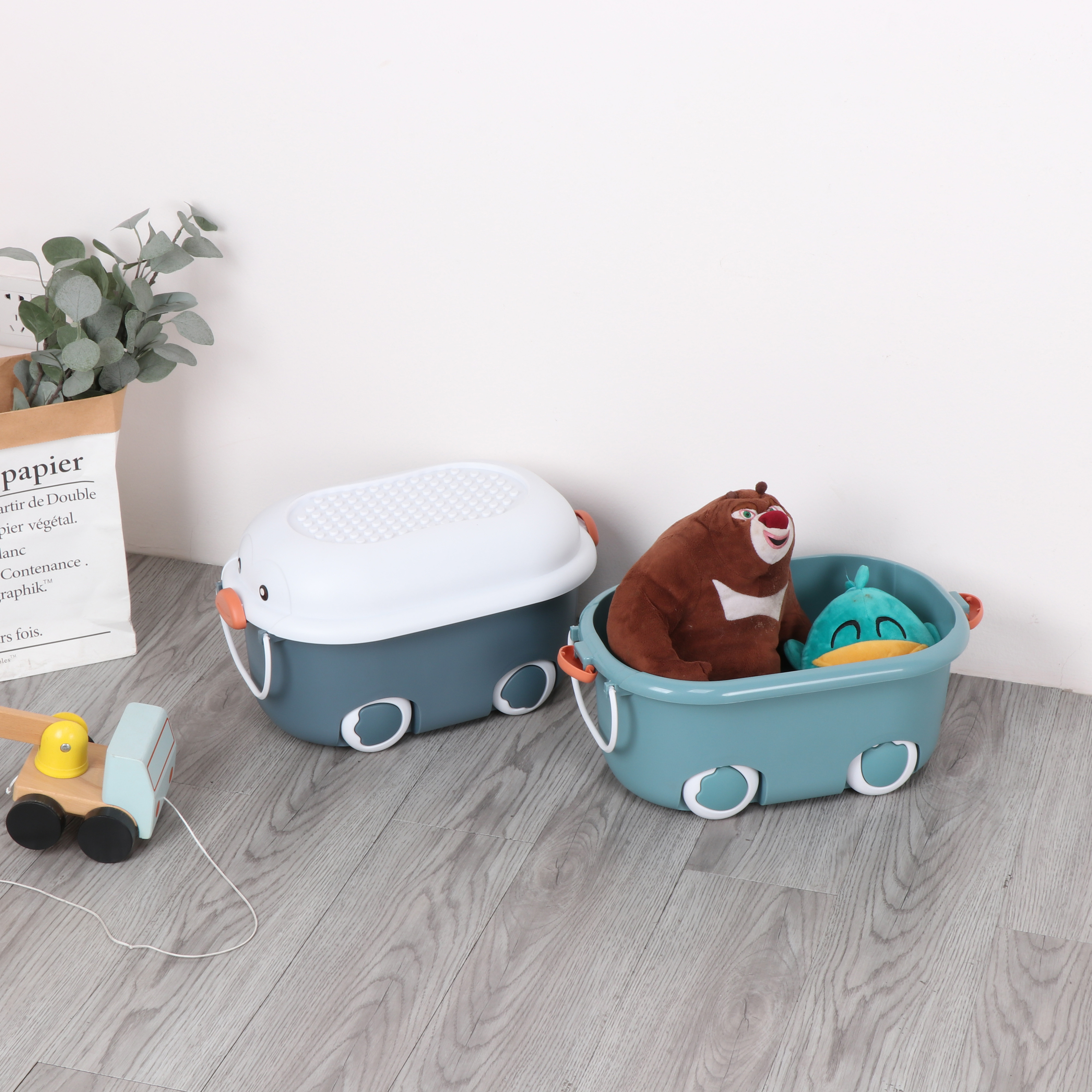 Wholesale Living Plastic Storage And Organization Box Children's Plastic Toy Storage Box With Wheels Storage Chest