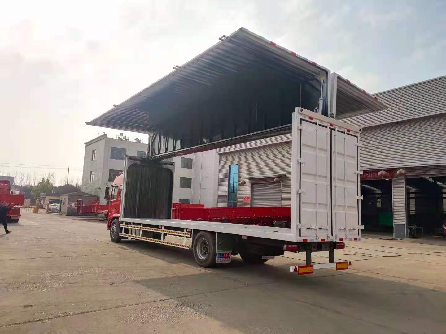 Container semi-trailer electric door opening container trailer wing type semi-trailer