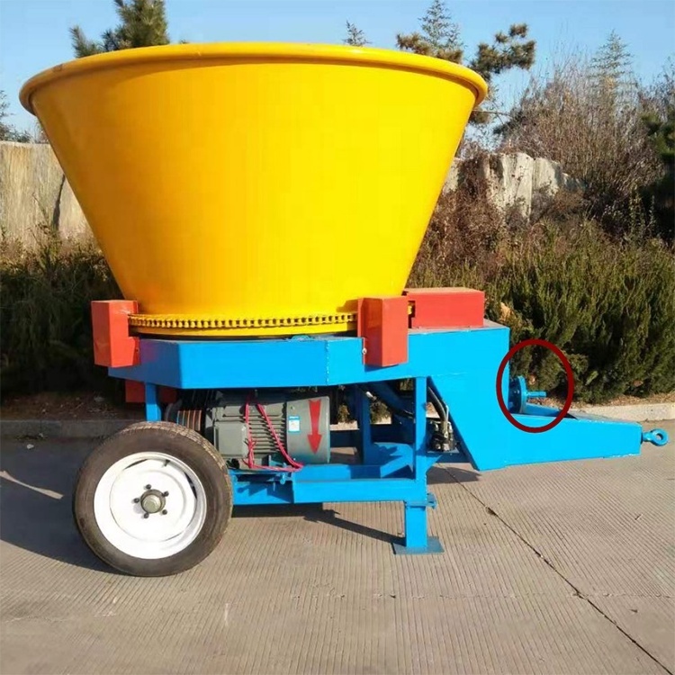 China Large Scale Tractor PTO Driven straw bale shredder for cattle's feed Hammer Mill Crusher grass cutter