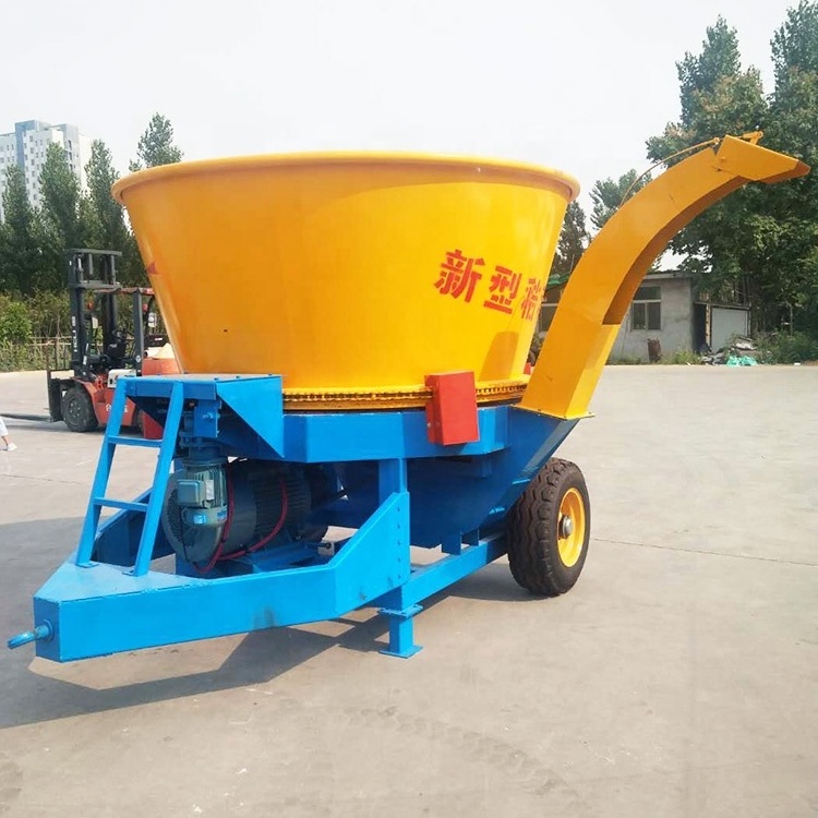 China Large Scale Tractor PTO Driven straw bale shredder for cattle's feed Hammer Mill Crusher grass cutter