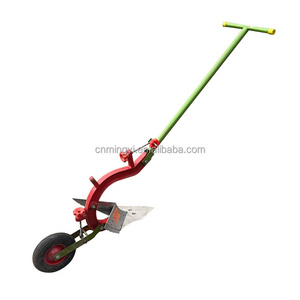 Factory price manual mini tiller cultivator/hand plough machine for sale