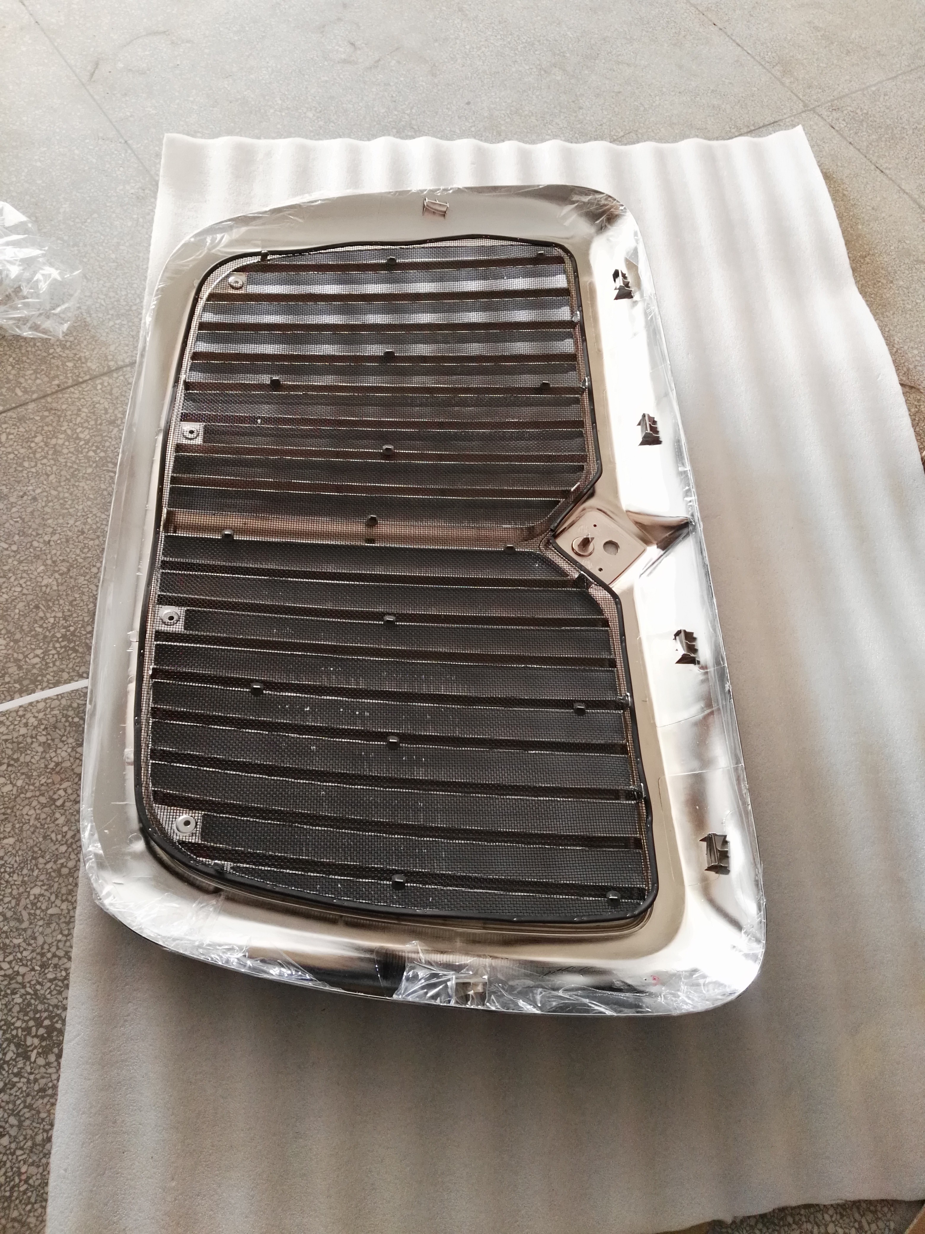 American Truck body spare parts International Prostar heavy duty body parts electrical charcoal GRILLE HC-T-18043