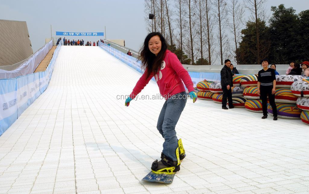 white artificial skiing turf skiing grass on ski slope