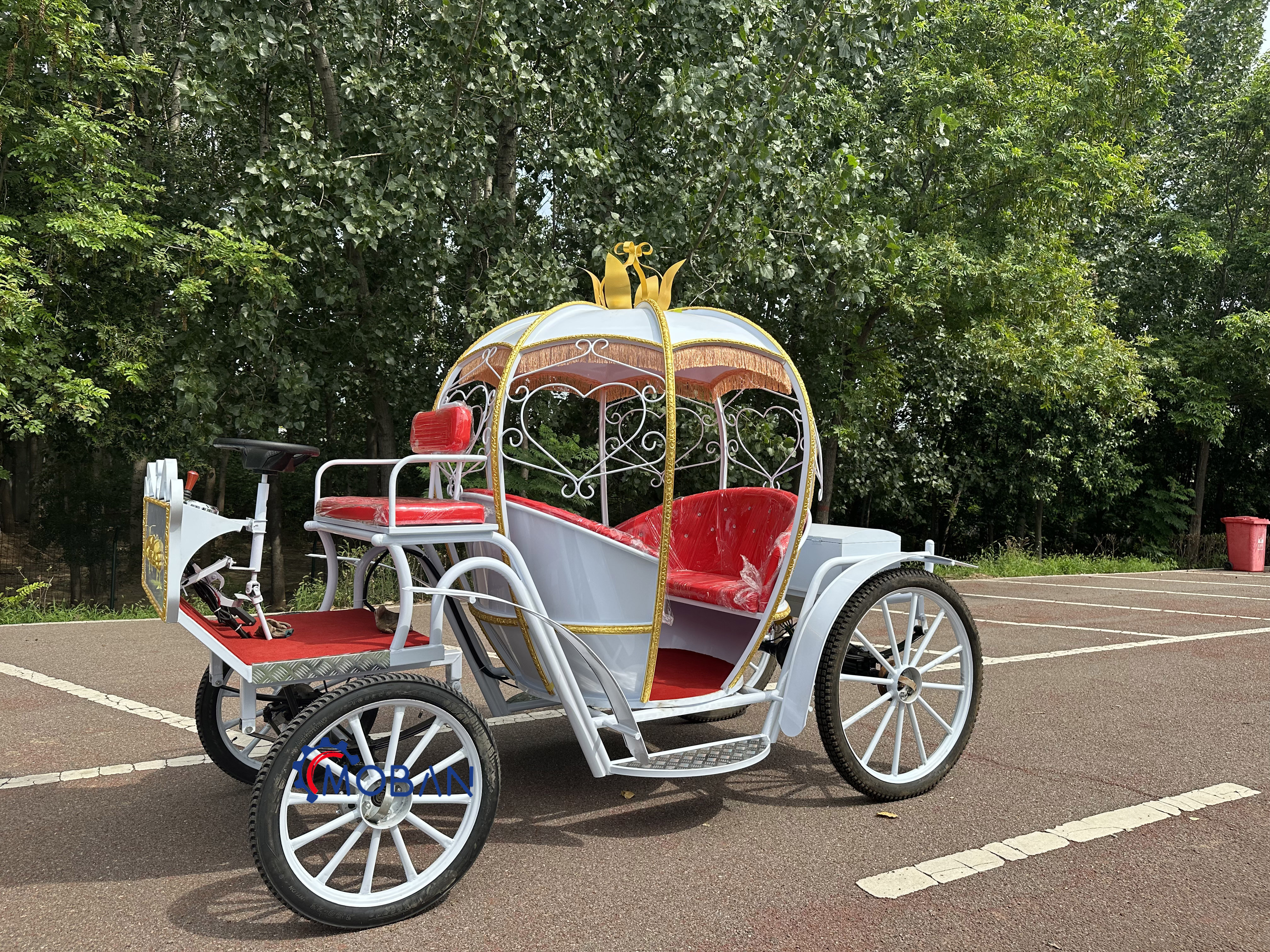 Mobile Horse Cart Gracefully Princess Horse Carriage electric Cinderella carriage wedding pumpkin carriage Pneumatic tyre