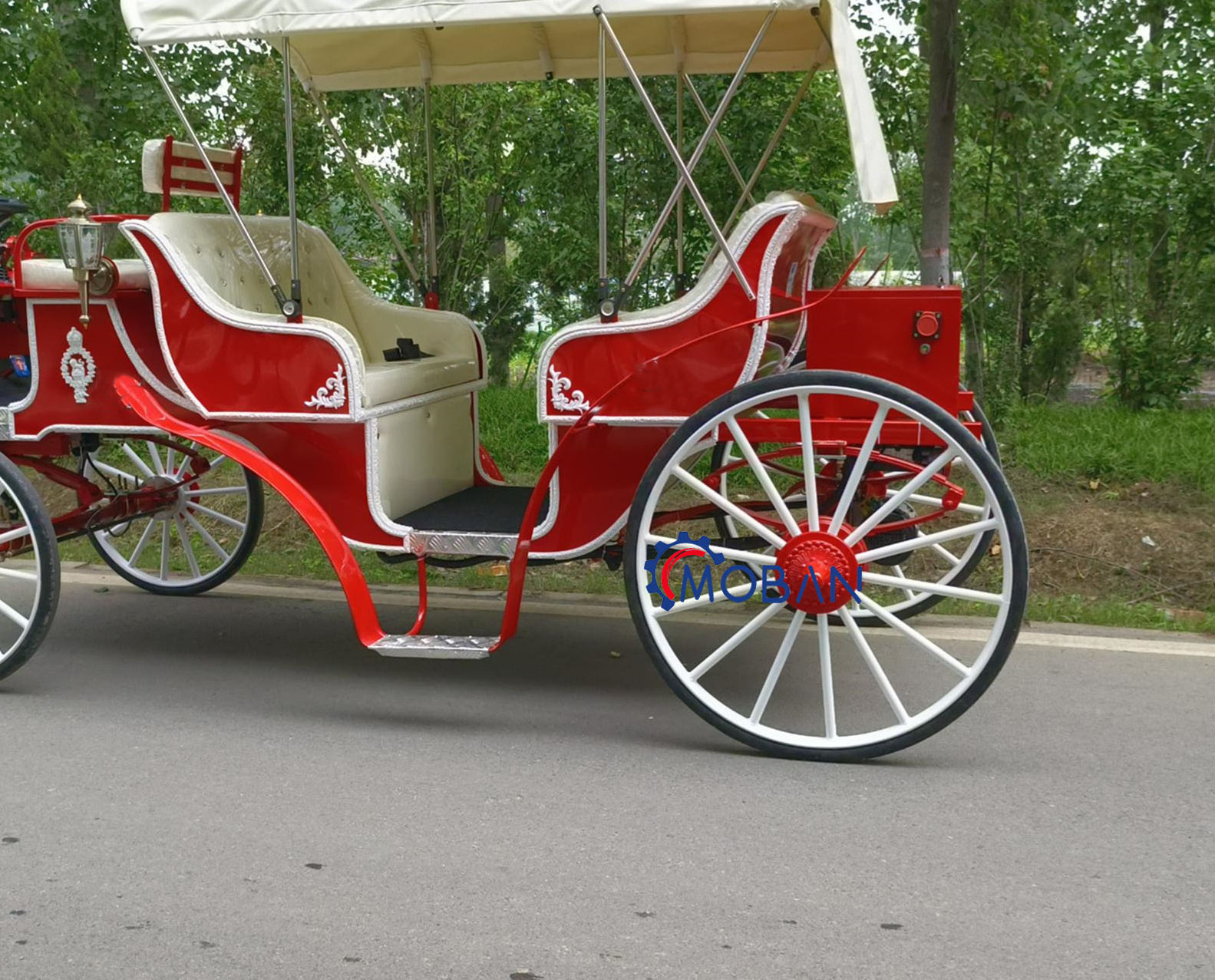 European Historical Electric Horseless Carriage/outdoor Horse Carriage For Festival