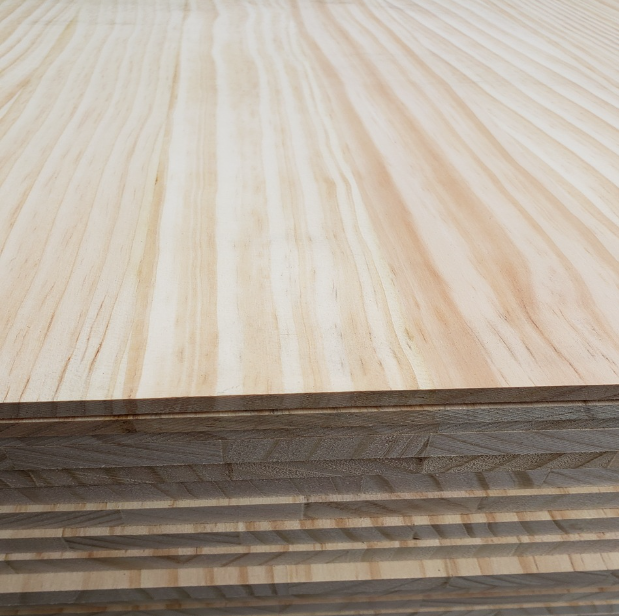 The cheapest factory for selling radiating pine straight grain straight spliced solid wood plywood