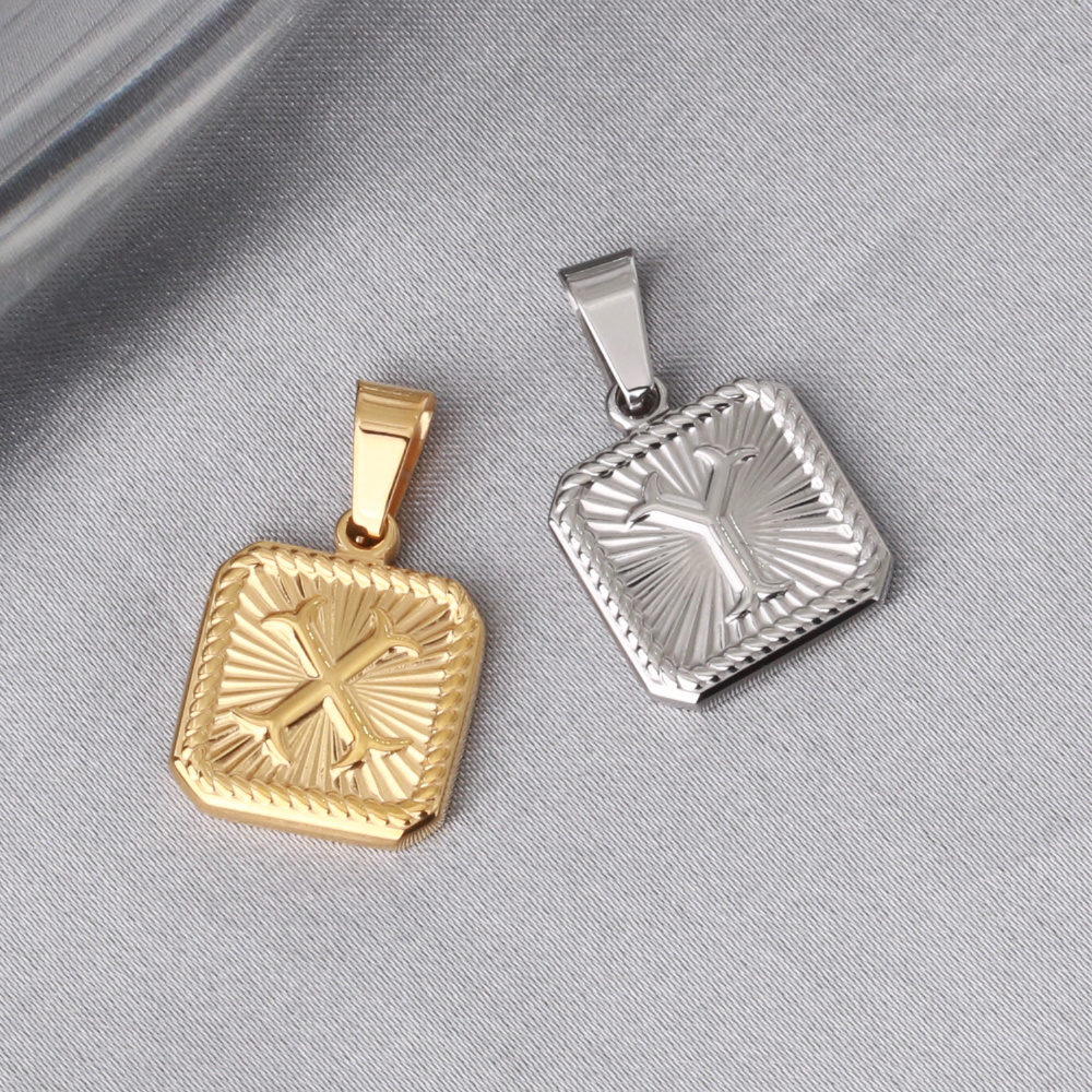 Wholesale Custom Gold Plated A-Z Alphabet Charm Pendant Stainless Steel Initial Letter Pendant For Necklace