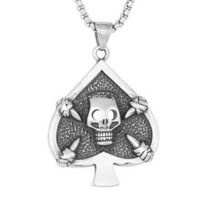 Hot Selling Personality Vintage Playing Cards Spade Skull Pendant Stainless Steel Mens Heart Shape Pendant