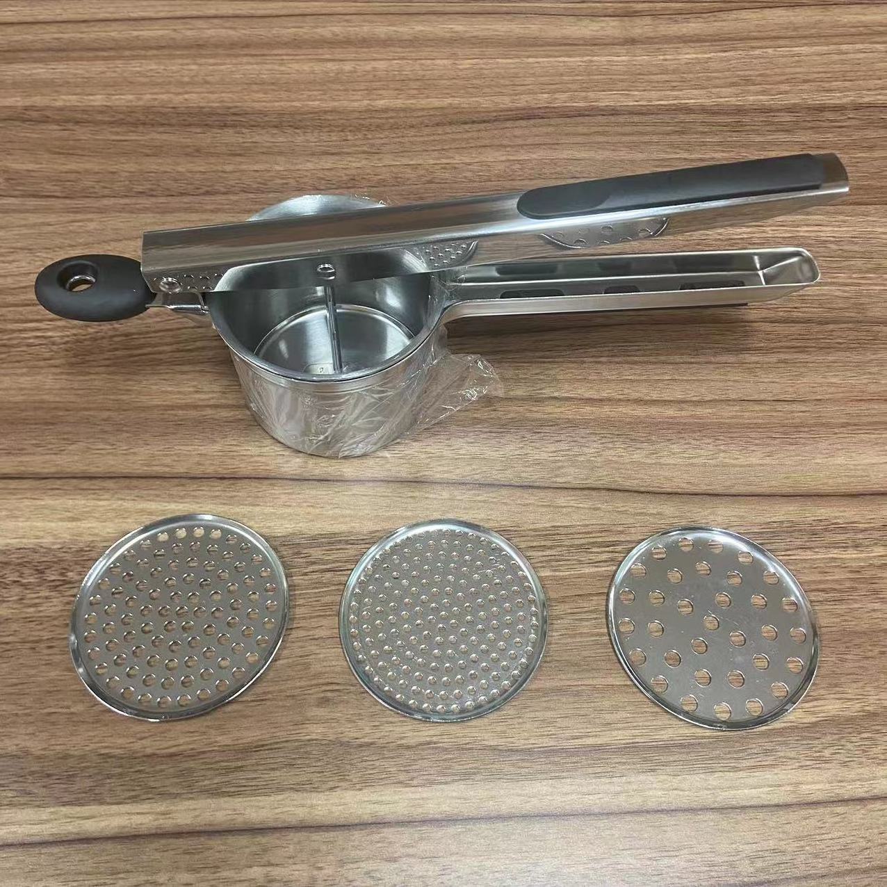 Hot Selling Stainless Steel Easily Potato Ricer And Garlic Masher Mashed Ginger Press Multifunctional Manual Crusher For Kitchen