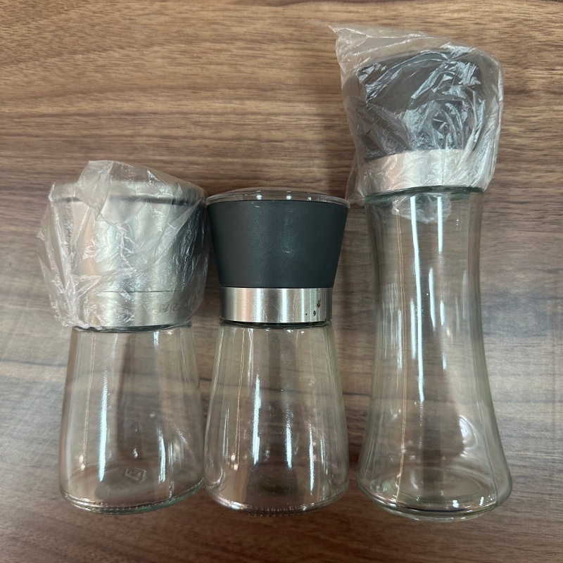 Adjustable Glass Mini Kitchen Spice Salt And Pepper Bottle Herb Jar Mill Grinder With Stainless Steel Plastic Black Lid Custom