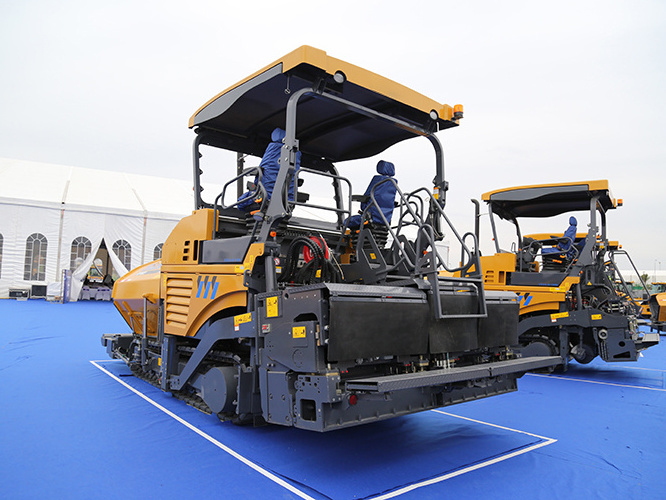 Hot Sale Road Construction 9M Asphalt Concrete Paver Machine Model