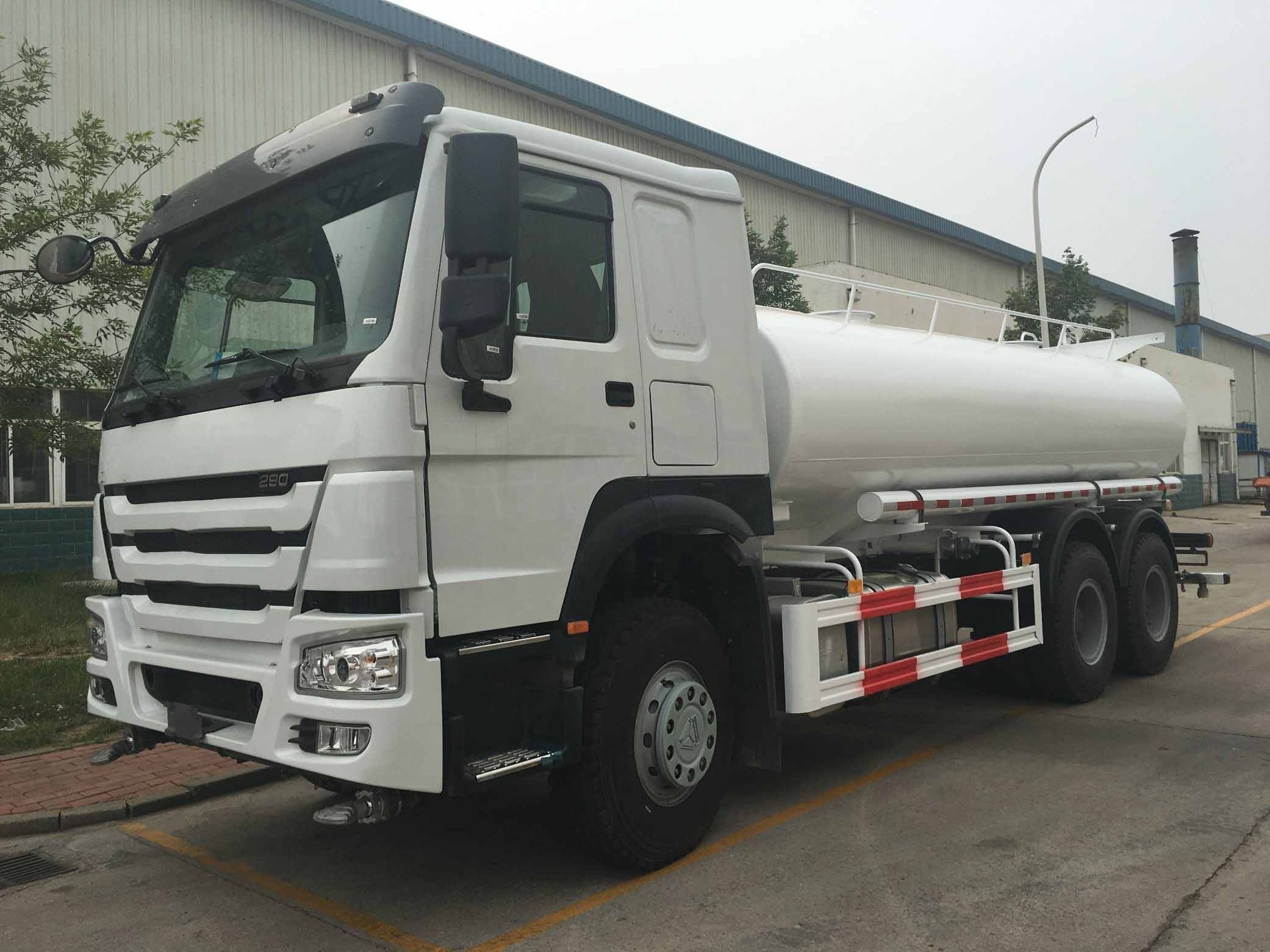 Good price Water Tank Light Truck  6X2  dump truck with high volume