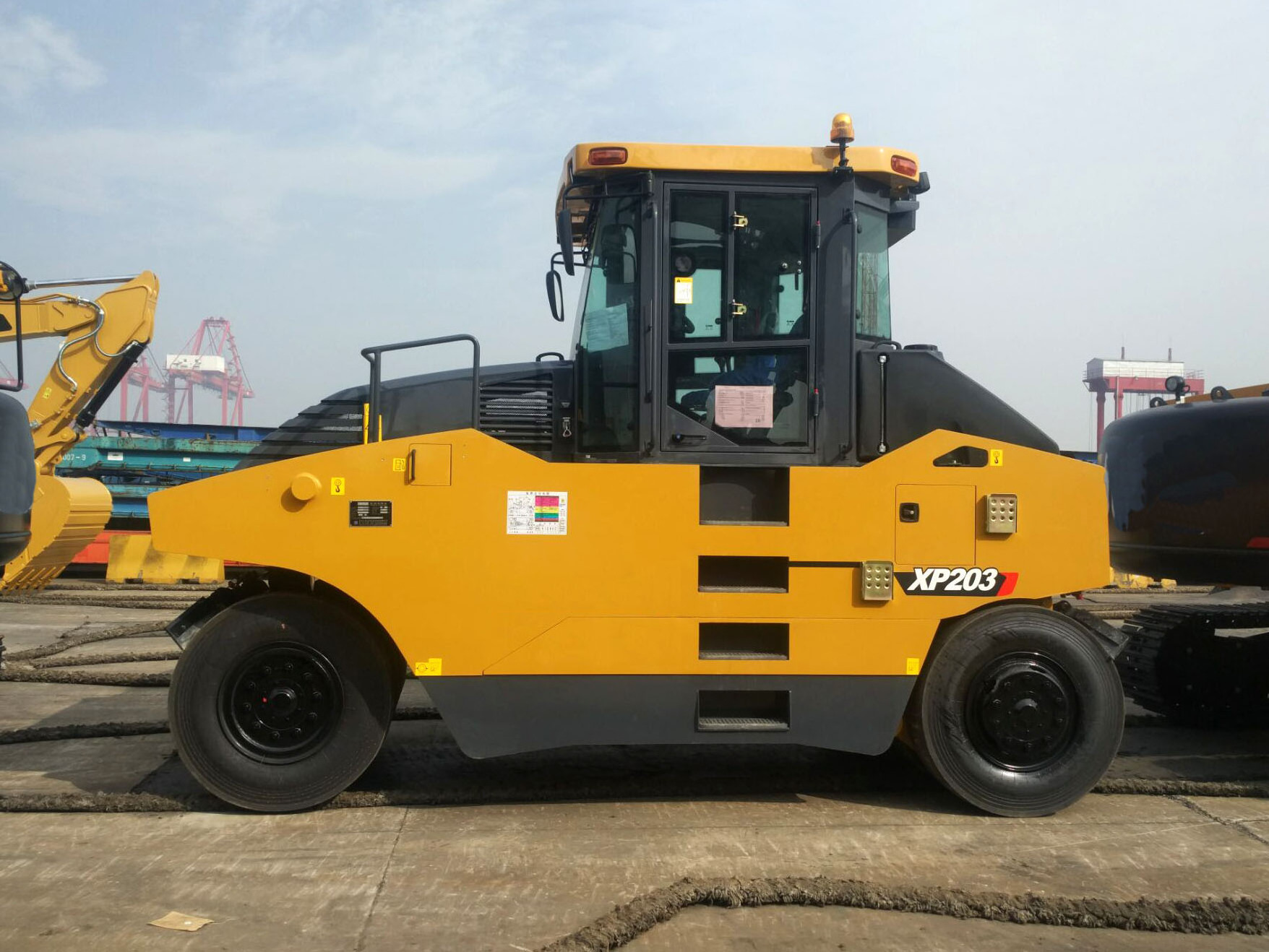 Hydraulic Tire Roller 26Ton Asphalt XP263S With Low Price