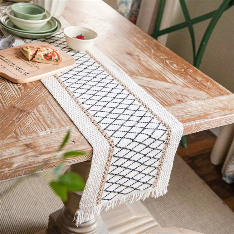 High Quality Heat-resistant Cotton Linen Fabric Bohemia Table Runner for Home Decoration