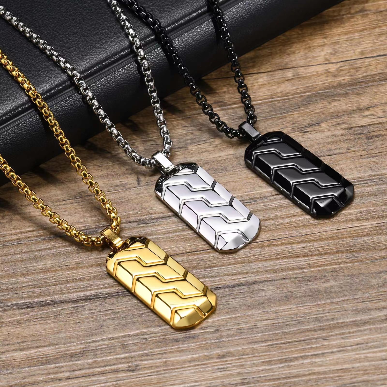 Stainless Steel Mens Jewelry Classic Men's Necklace Square Tire Patterns Pendant Hip Hop Necklace