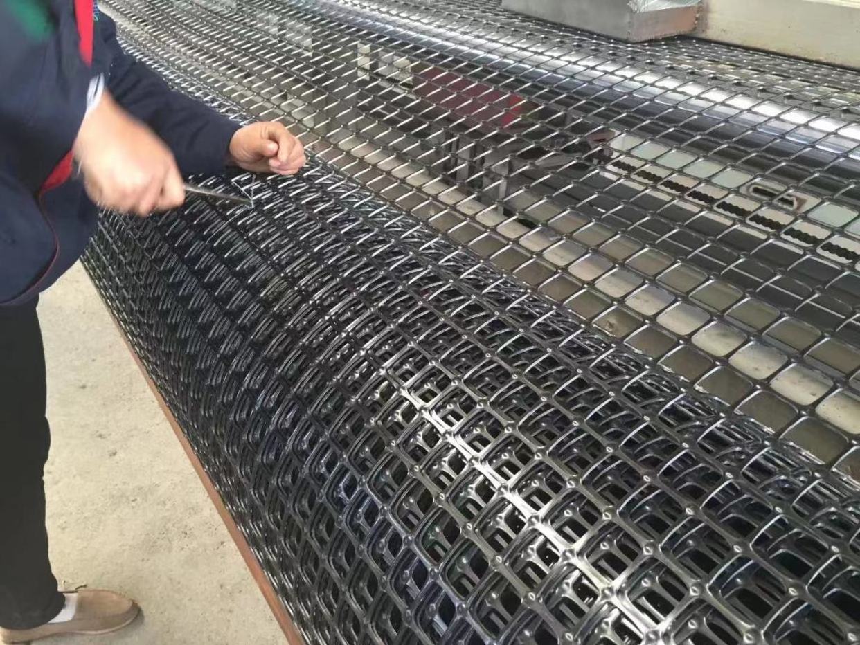 factory price Polypropylene PP biaxial geogrid 15--50kN