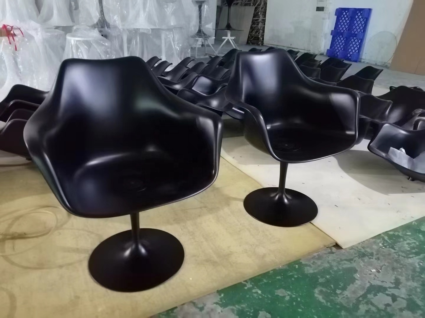 Matt black fabric fiberglass tulip  arm chair