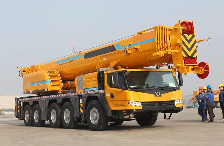 China Famous Brand Crane Truck 200 Ton Mobile All Terrain Crane XCA200