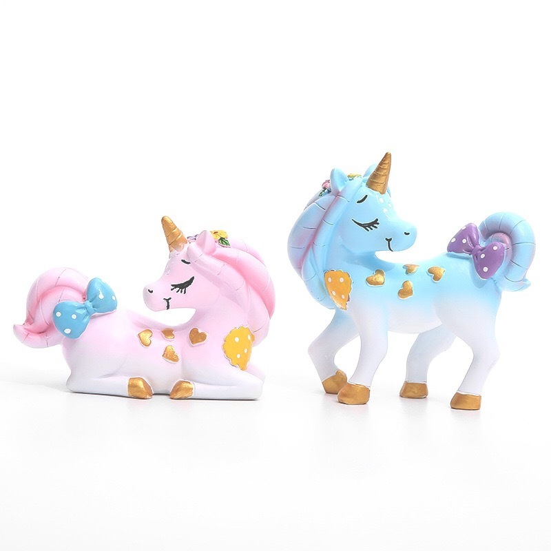 2020 New Wholesale Resin Pink Blue wnicorn Cake Topper for Wedding Birthday Supplies Party cake Topper Accessories