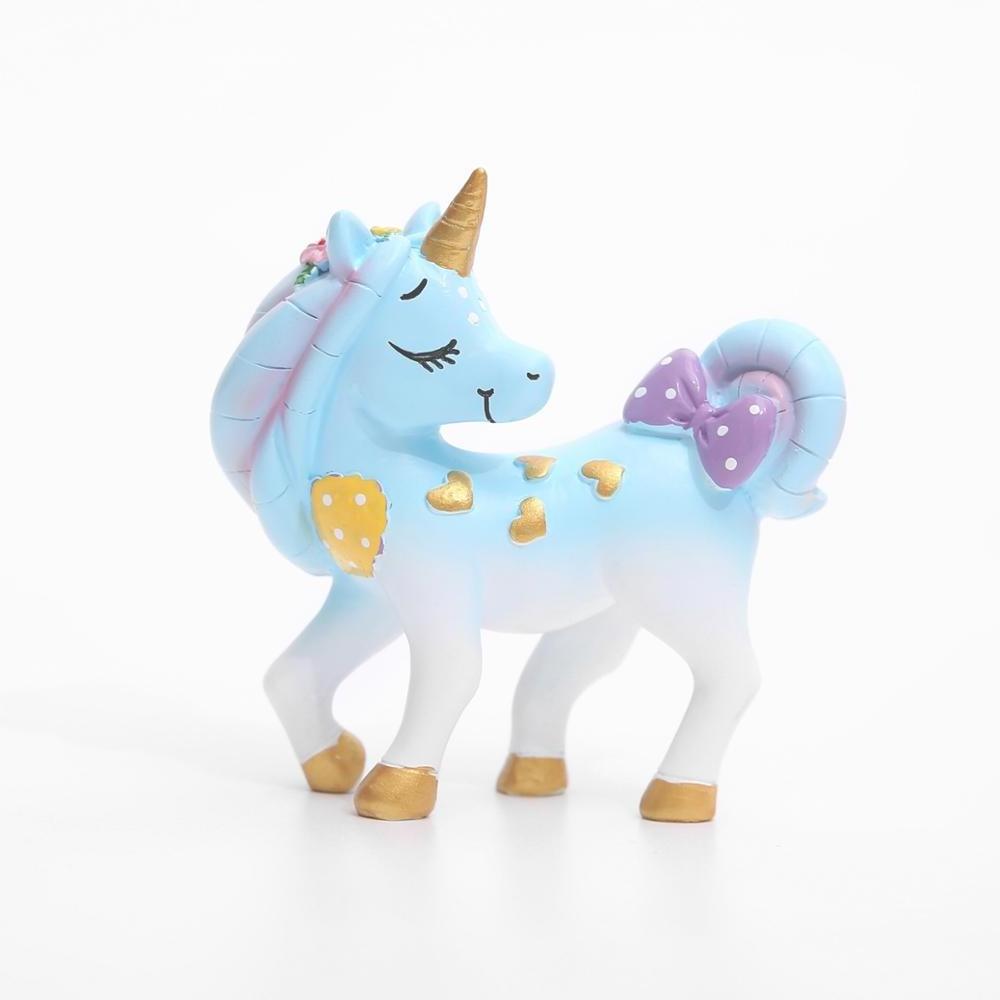 2020 New Wholesale Resin Pink Blue wnicorn Cake Topper for Wedding Birthday Supplies Party cake Topper Accessories