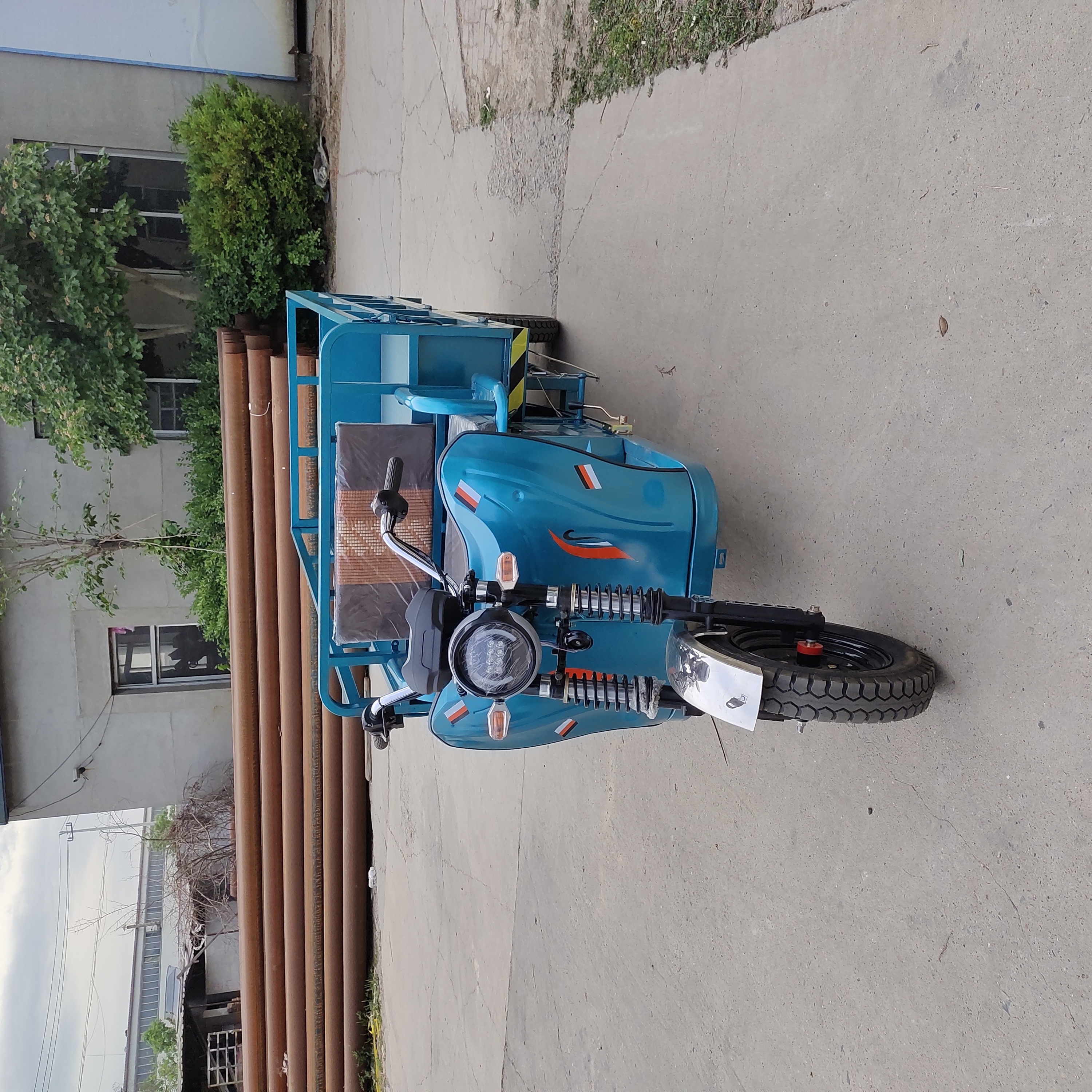 Reasonable Price High 200kg Tricycle Half-Closed Electric Trikes From China