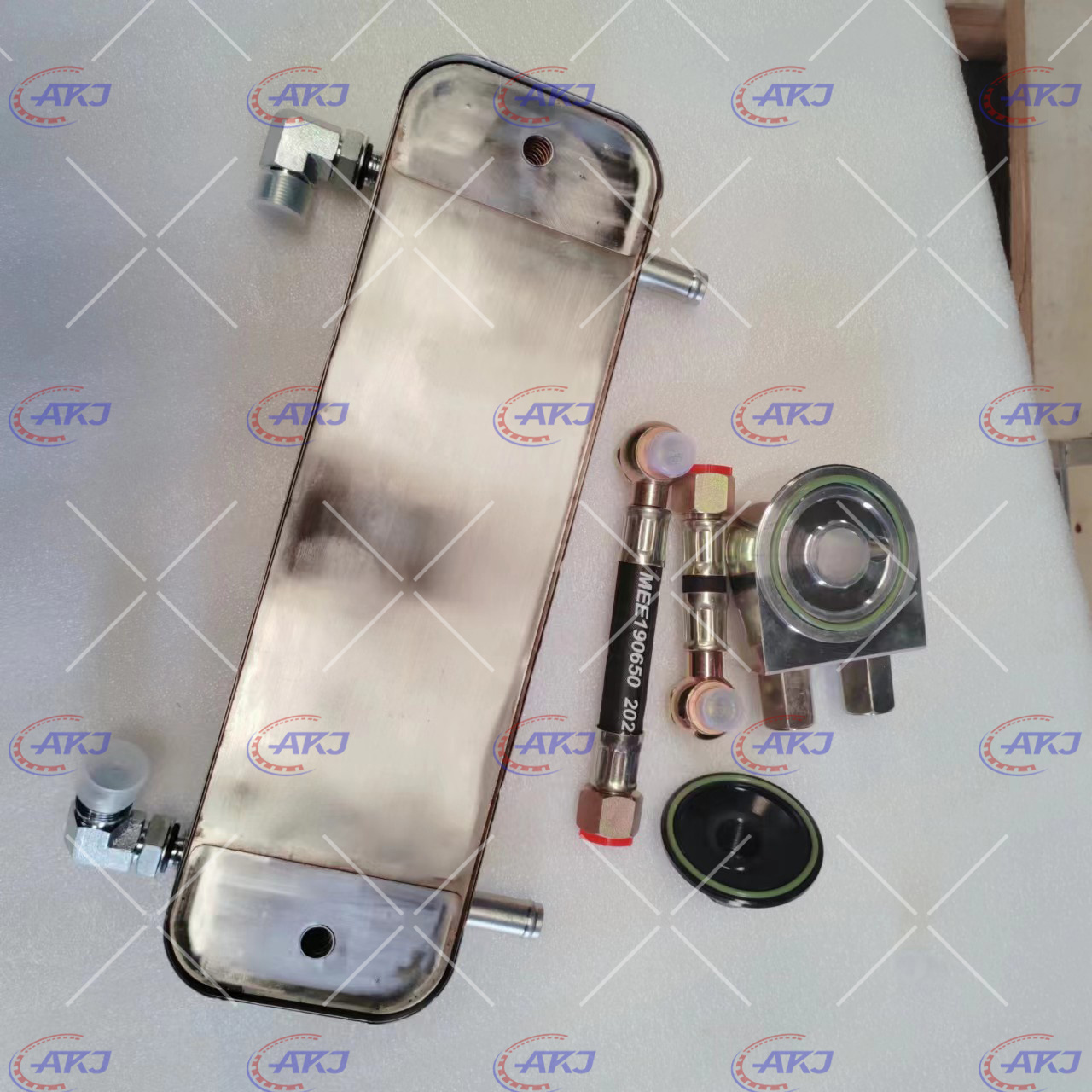 Engine Water Oil  Heat Exchanger for VolVo Wish 20810985 Oil Cooler