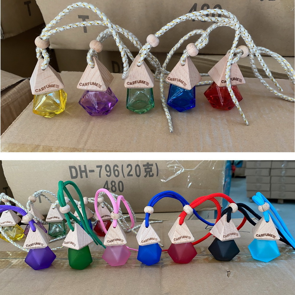 MUB Mini 8ml Triangular Diamond Shape Glass Perfume Bottle Empty Frosted Colored Hanging Car Perfume Bottle With Wooden Cap