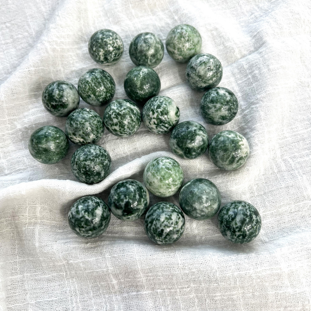 Factory Price Bluk 25mm Crystal Healing Stones Green Jade Qinghai Ball Sphere For Fengshui Ornaments