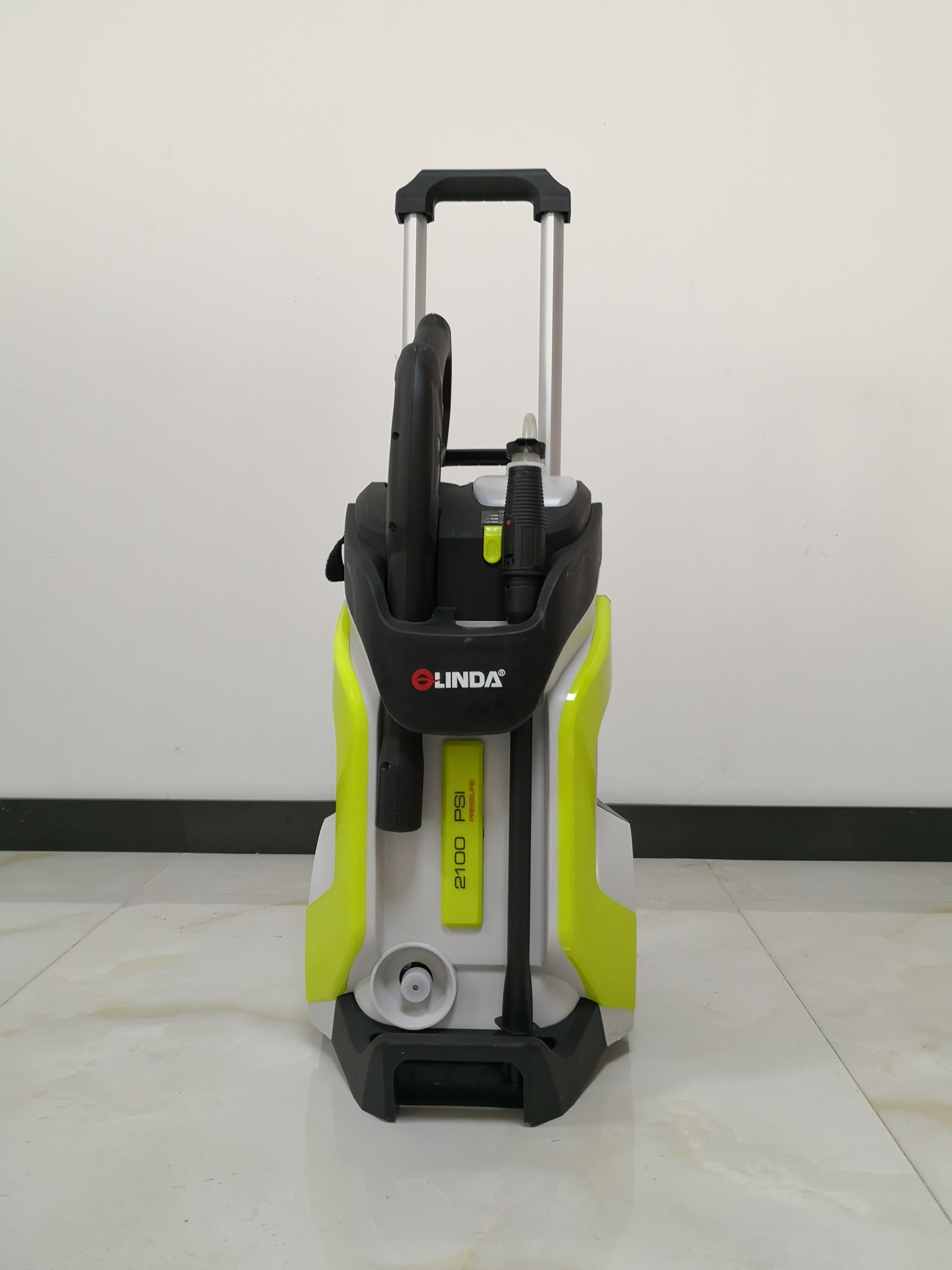 Lifelong OLINDA  High Pressure Washer with Wheels 2000W Universal Motor, Max. Pressure-165 Bar, Working pressure 100-140bar