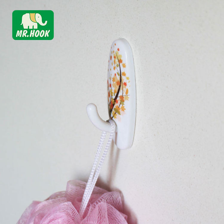 Prodigy Factory Outlet Adhesive Wall Hanger Heavy Duty Hanging Hooks Adhesive Pattern Plastic Towel Hook With Pattern