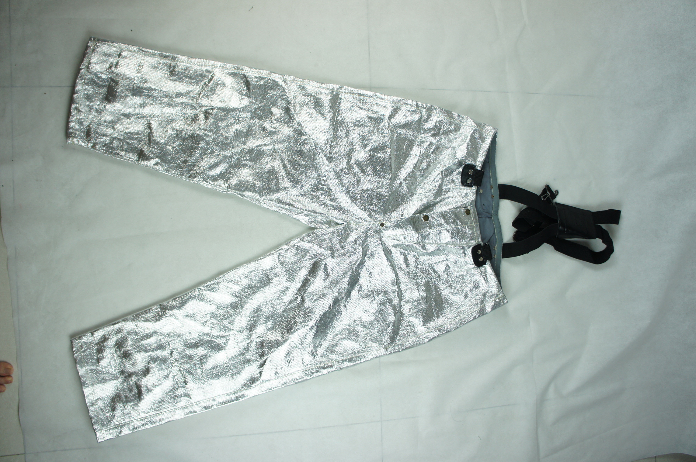 Anti-radiant heat 1000 degree heat insulation composite aluminum foil aluminized suit