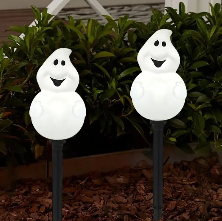 Hot sell Halloween Ghost Pathway Lights Outdoor Set of 4 Solar Pre-lit Ghost Pathway Markers Stake Waterproof for Path Pathway