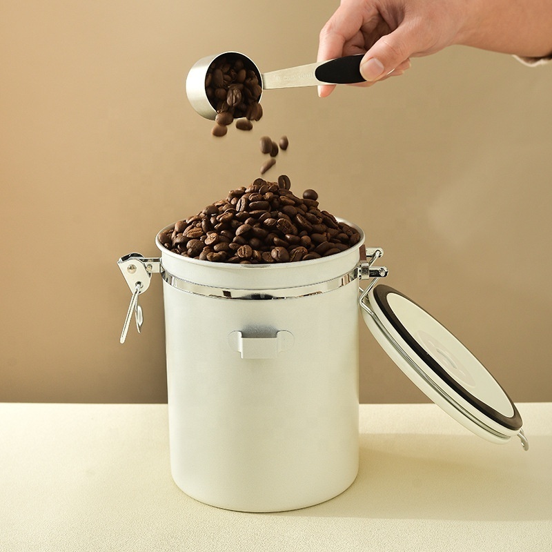 Stainless steel sealed coffee can with spoon and can be used for ventilation and preservation of tea and milk powder can