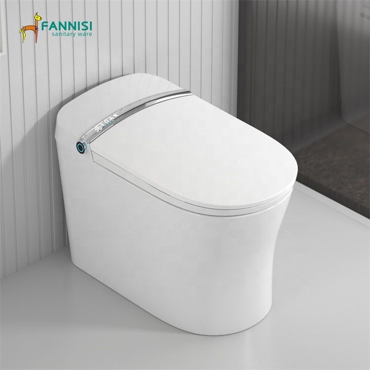 High quality bathroom intelligent toilet 220V automatic flush and cleaning toilet ceramic toilet