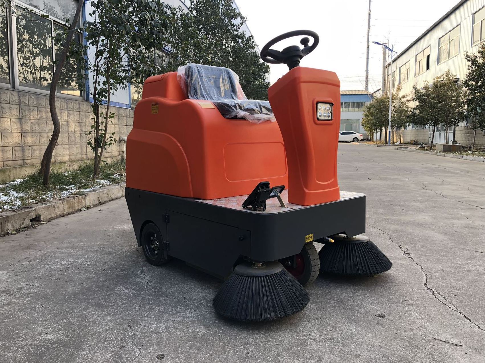 big cleaning size electric battery working china small sweepers