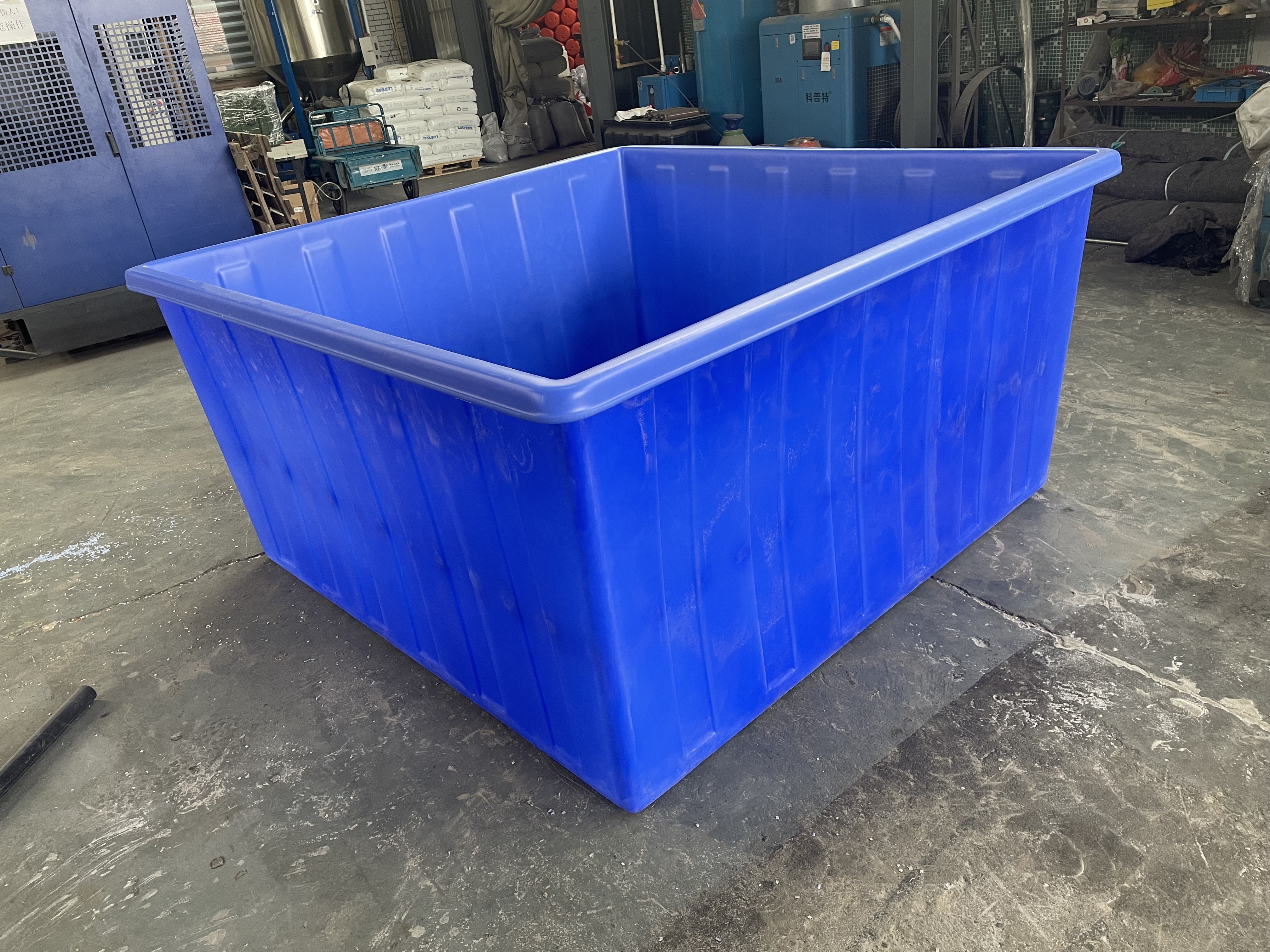 Polyethylene transport tank large open top live fish rectangular textile box for sale