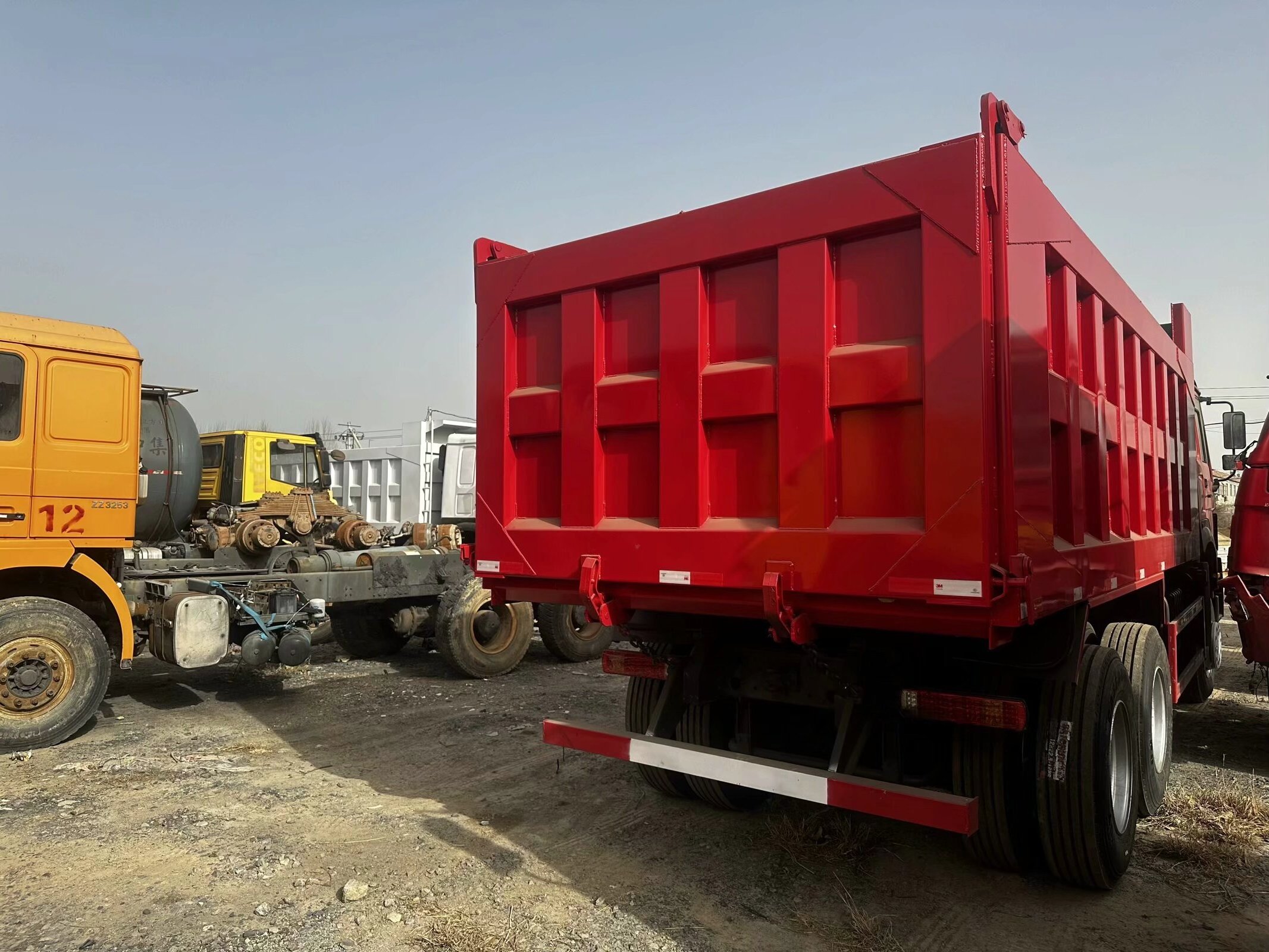 Factory Direct Sale Used HOWO 6x4 Dump Truck 10 Wheels Right Hand Drive 371HP Tipper Truck For Sale