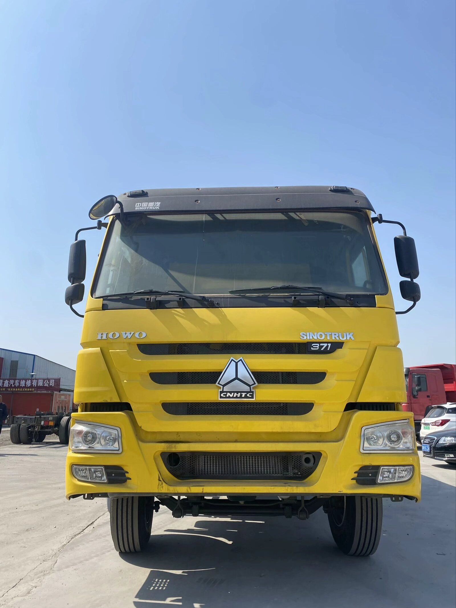 2021 Chinese SINOTRUK HOWO Yellow  6*4  50Tons 10-Wheel Truck With Good Condition Dumper  For Sale.