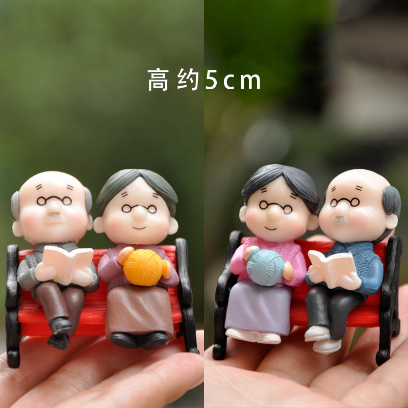 Dollhouse Miniature Toys Micro Landscape Bonsai Decoration Cartoon Mini Grandparents Couple Figurine