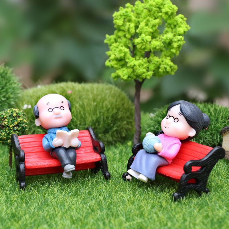 Dollhouse Miniature Toys Micro Landscape Bonsai Decoration Cartoon Mini Grandparents Couple Figurine