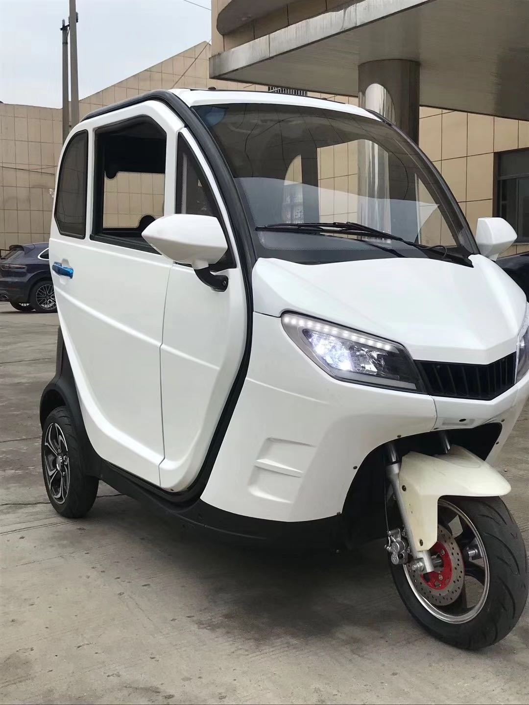 2020 Hot Selling 3 Wheel Electric Mini Car electric passenger  rickshaw for adults  encolsed pedicab