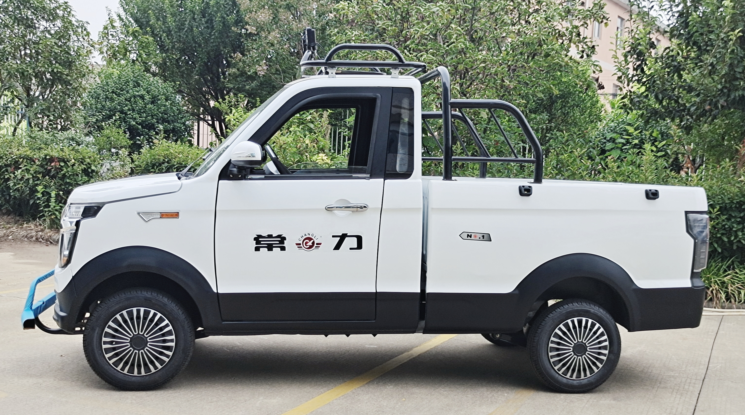 Changli explorer sells mini pickup trucks Cargo electric four-wheel drive truck/Changli makes electric trucks Electric pickups