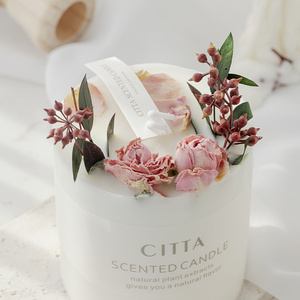 Wholesale Private Label Luxury Candles With Dried Flower Aroma Scented Mother's Day Candle With Glass Lid