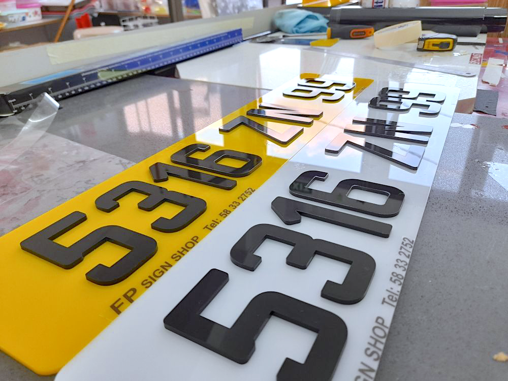 Wholesale European Reflective 3D Gel 4D Acrylic Letter Car Number Licence Plate Blank Yellow White color UK Car License Plate