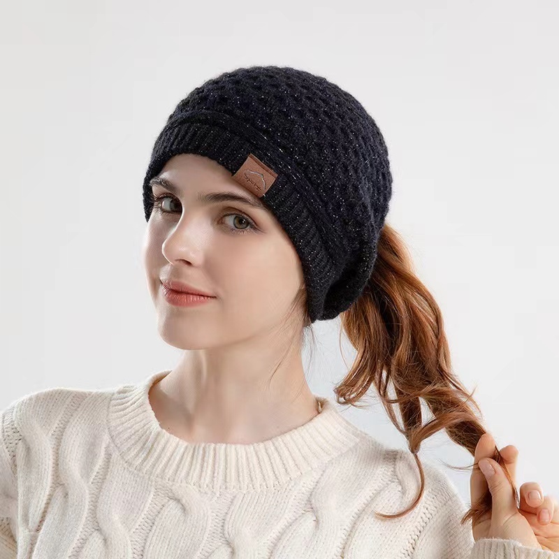 Sewingman 23SM8001 High Quality Ponytail Winter Hats Custom Knitted Beanie for Women