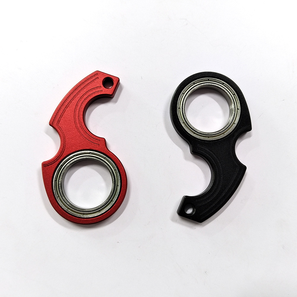 Hot Sale New Karambit Spinner Finger Swivel Claw Knife Keychain High Quality Metal Grain Texture Fidget Spinner Metal Keychain