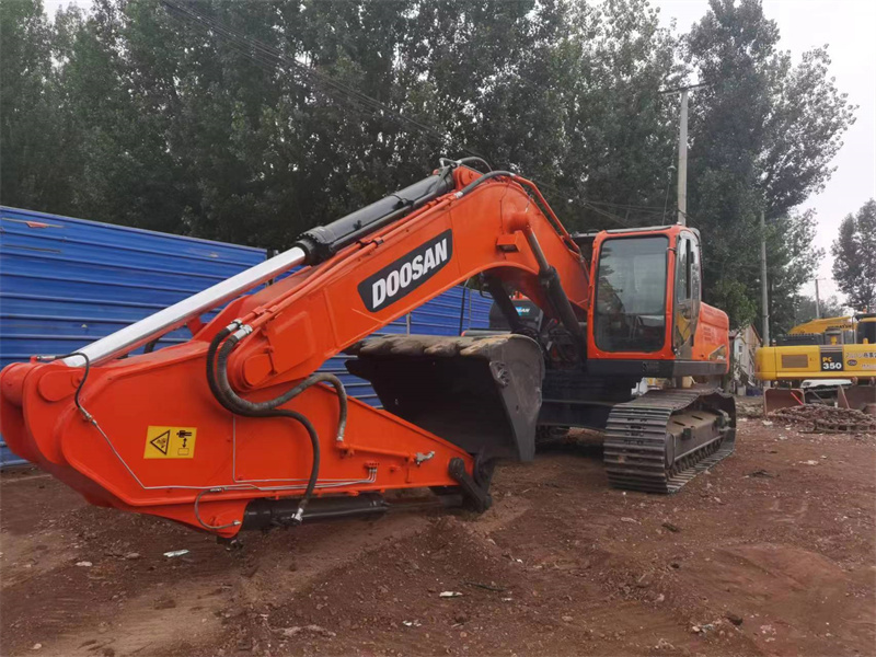 Secondhand doosan dx340/ doosan dx380 chain excavator /Korea daewoo/doosan 30ton excavator with straight hammer