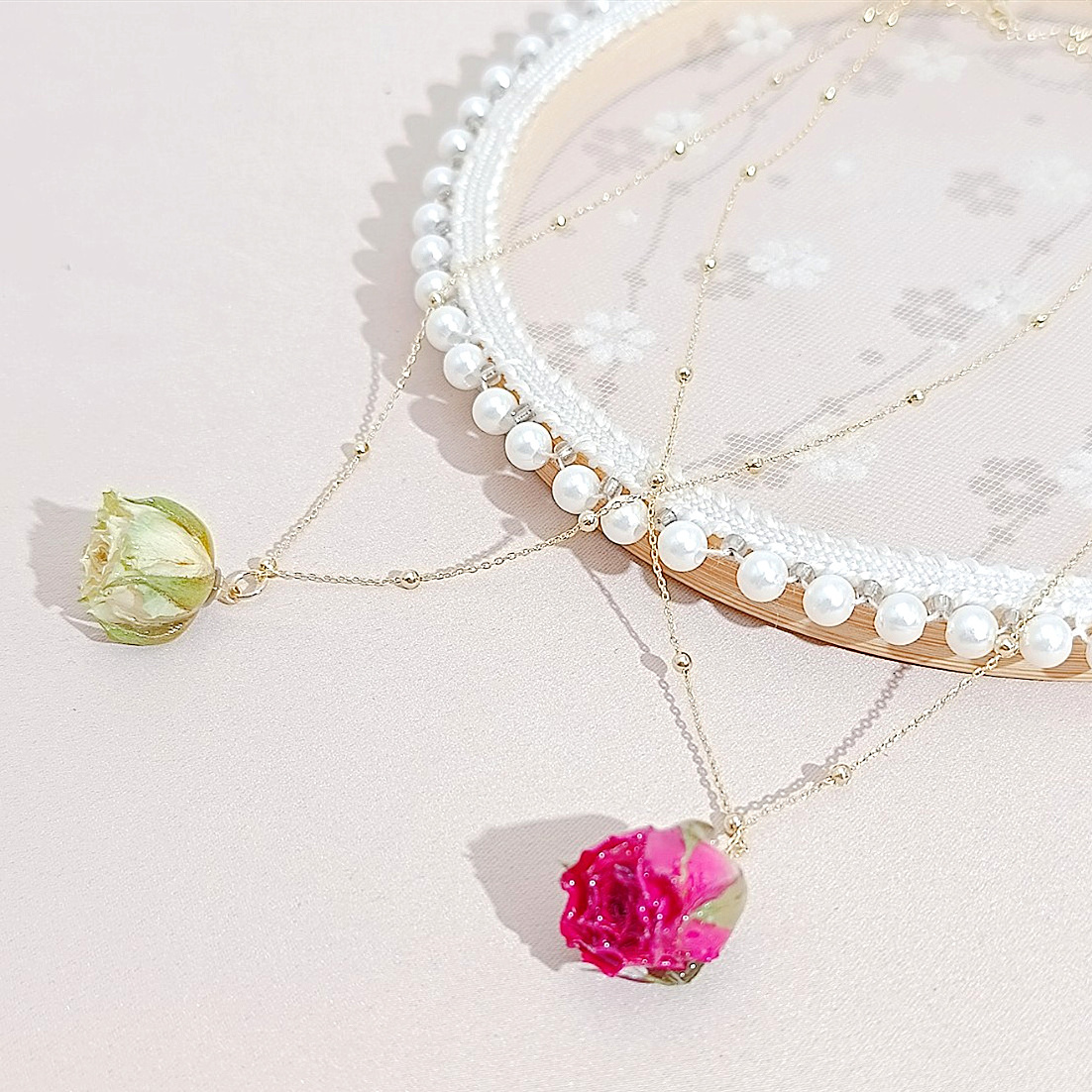 Wholesale Niche Design Commuter Necklace Dried Flower Drop Collarbone Chain Natural Rose Flower Necklace Gifts for Women