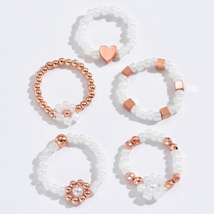 2024 Bohemian Minimalist Niche Woven Beaded Rings Trendy Cute Flower Heart Rings 5 Pieces Rings Set For Women