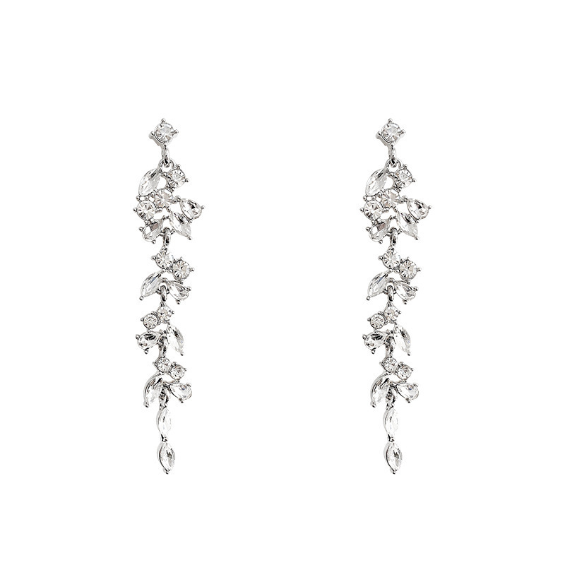 2024 Chandelier Crystal Drop Earrings Silver Wedding Bridal Earrings Long Rhinestone Dangle Earrings For Prom or Pageant